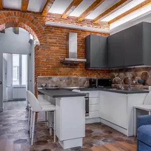 https://unique-apartment-milan.italymilanhotels.net